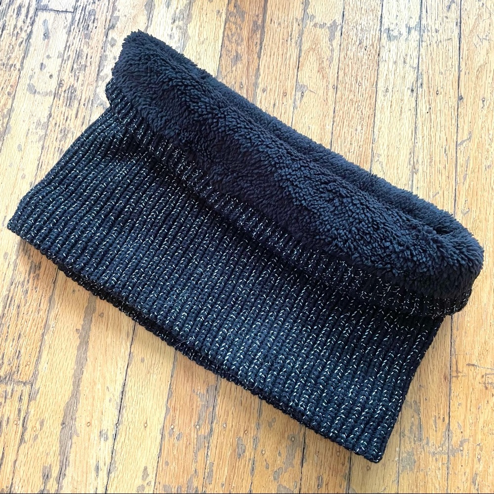 SALE NWT Cozy ROOTS Sherpa-lined snood scarf